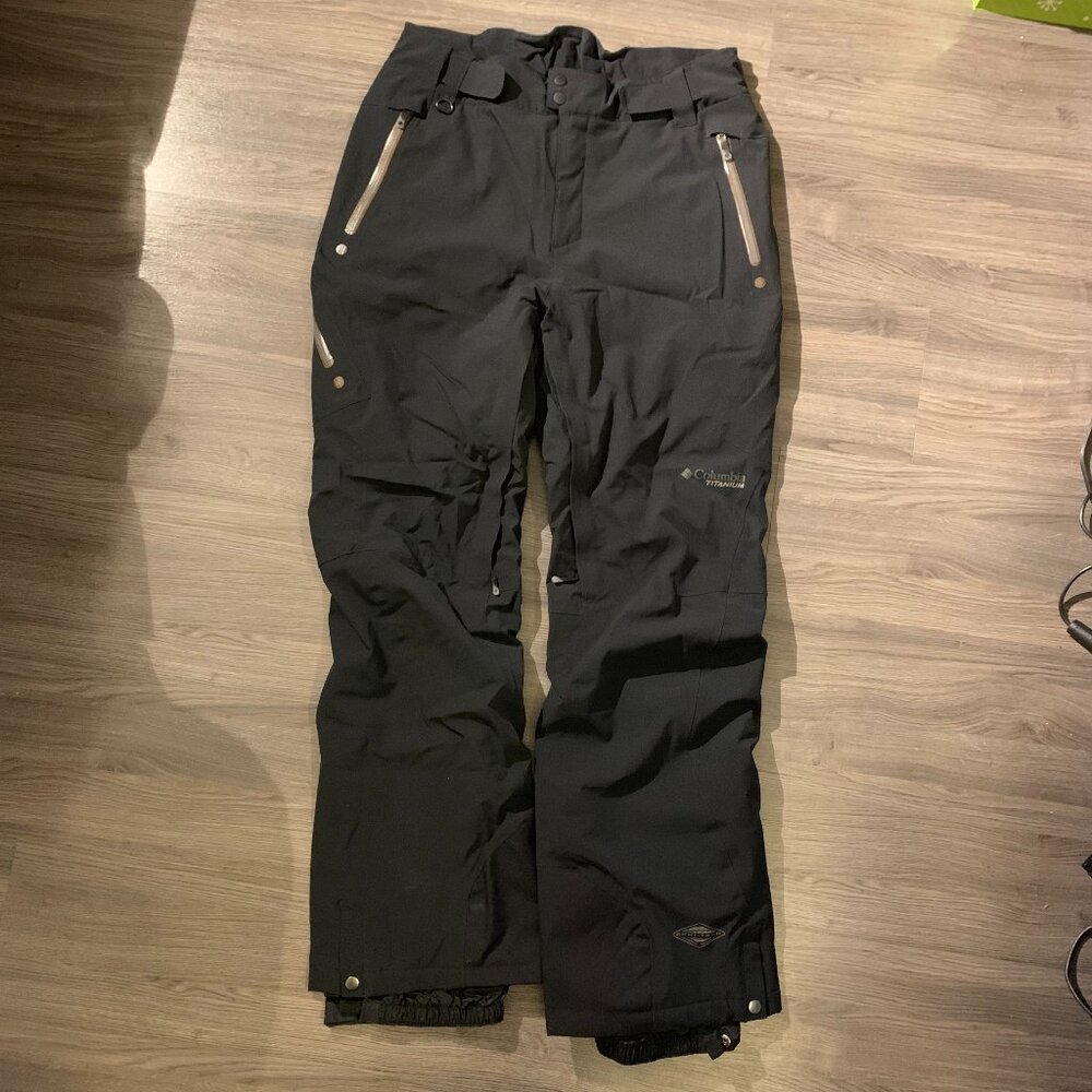 COLUMBIA TITANIUM Ski/Snowboard Pants, Omni-Tech Seam-Sealed. Black, Mens Large
